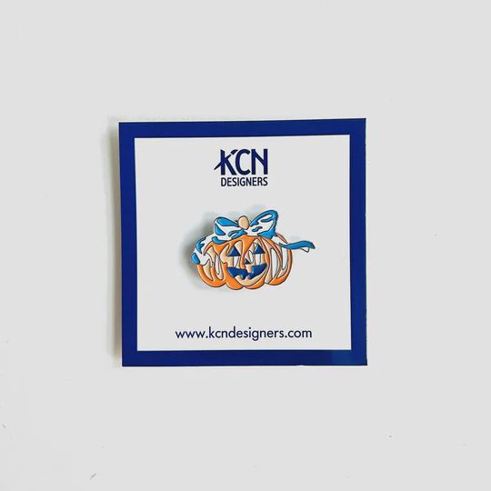 Pumpkin with Blue Bow - Needle Minder