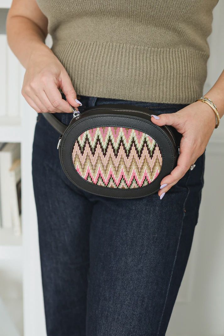 On the Go Oval Bag, Belt Size: SMALL/MEDIUM (43"), Color: Black + Silver Hardware
