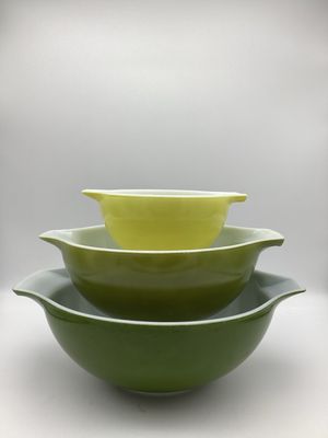 Verde Pyrex Nesting Bowls Set of 3