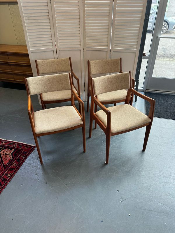 Set Of 4 Teak Dining Chairs By D-scan