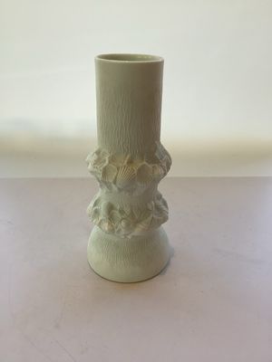 Kaiser Porcelain Shell Vase