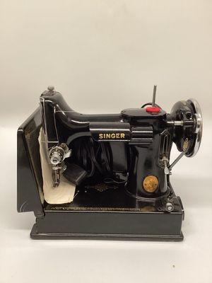 Singer Featherweight Portable Sewing Machine