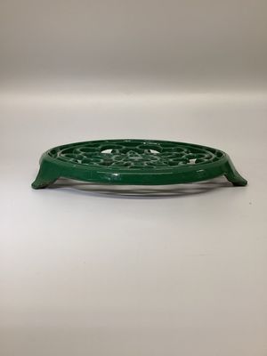 Cousances Enameled Cast Iron Trivet In Forest Green
