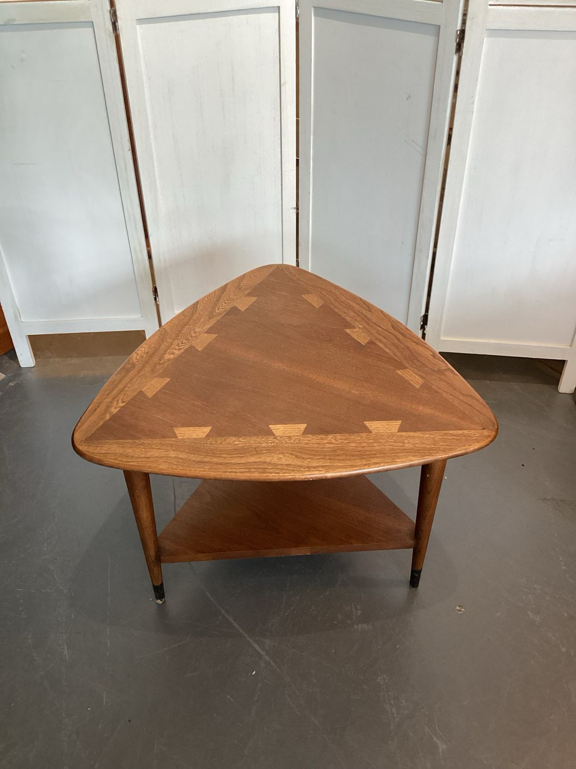 Lane Acclaim Guitar Pick Table