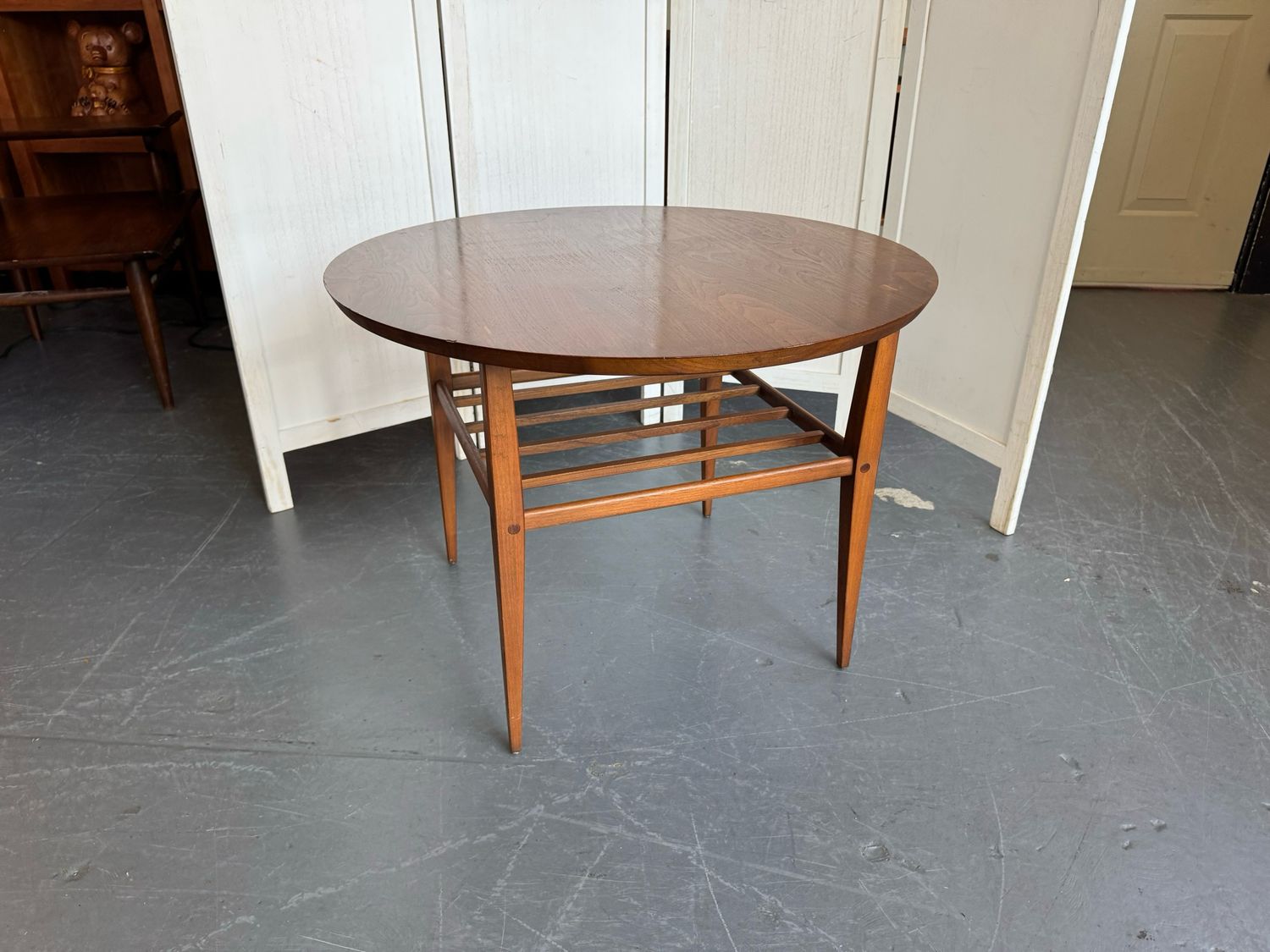 Lane Furniture Round Coffee/Side Table