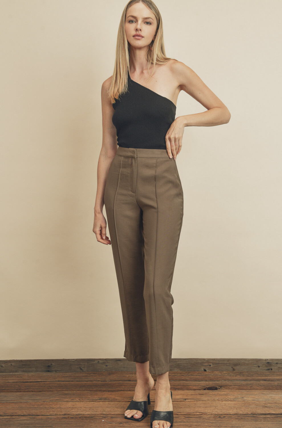 Front Seam Tapered Pant