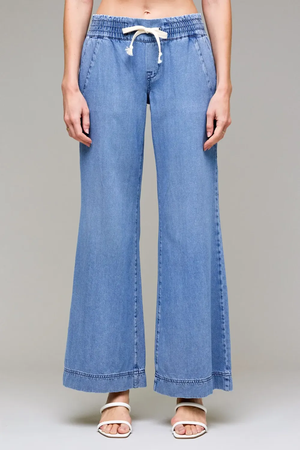 Nori Pull-On Wide Leg Jean