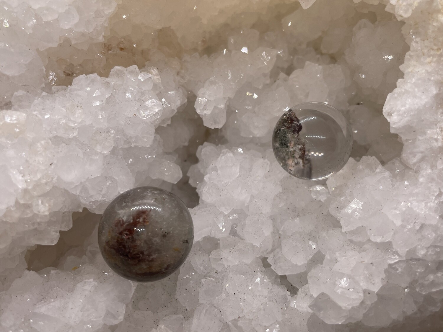 MINI SPHÈRE EN LODOLITE
