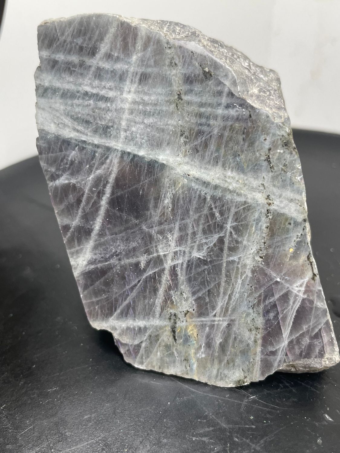 LABRADORITE VIOLETTE POLIE UNE FACE