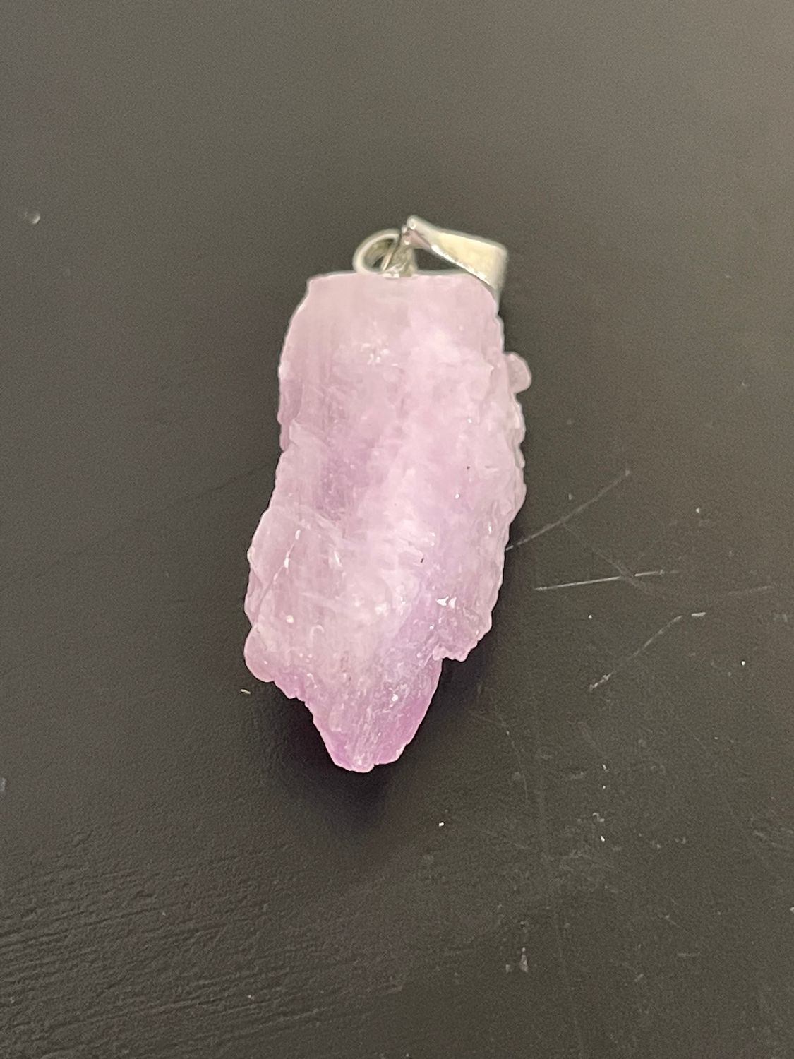 PENDENTIF EN KUNZITE
