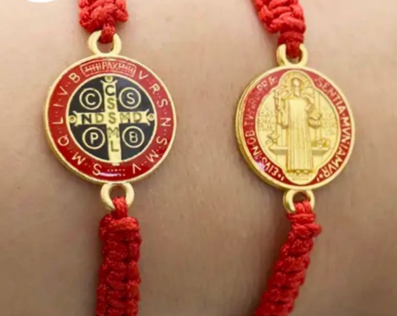 BRACELET AVEC MÉDAILLE DE SAINT BENOIT