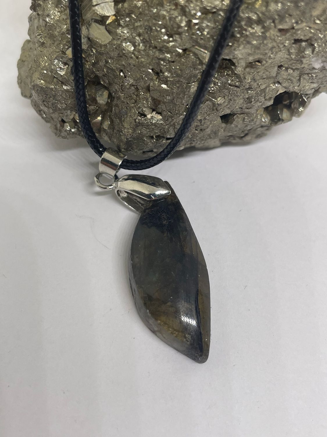 PENDENTIF LABRADORITE