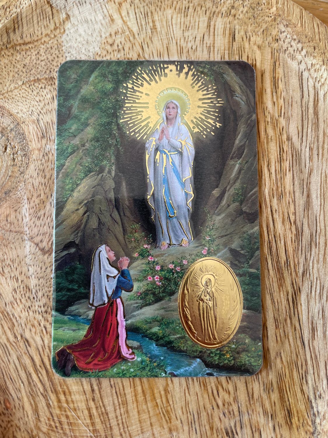 Carte avec médaille et prière NOTRE DAME DE LOURDES