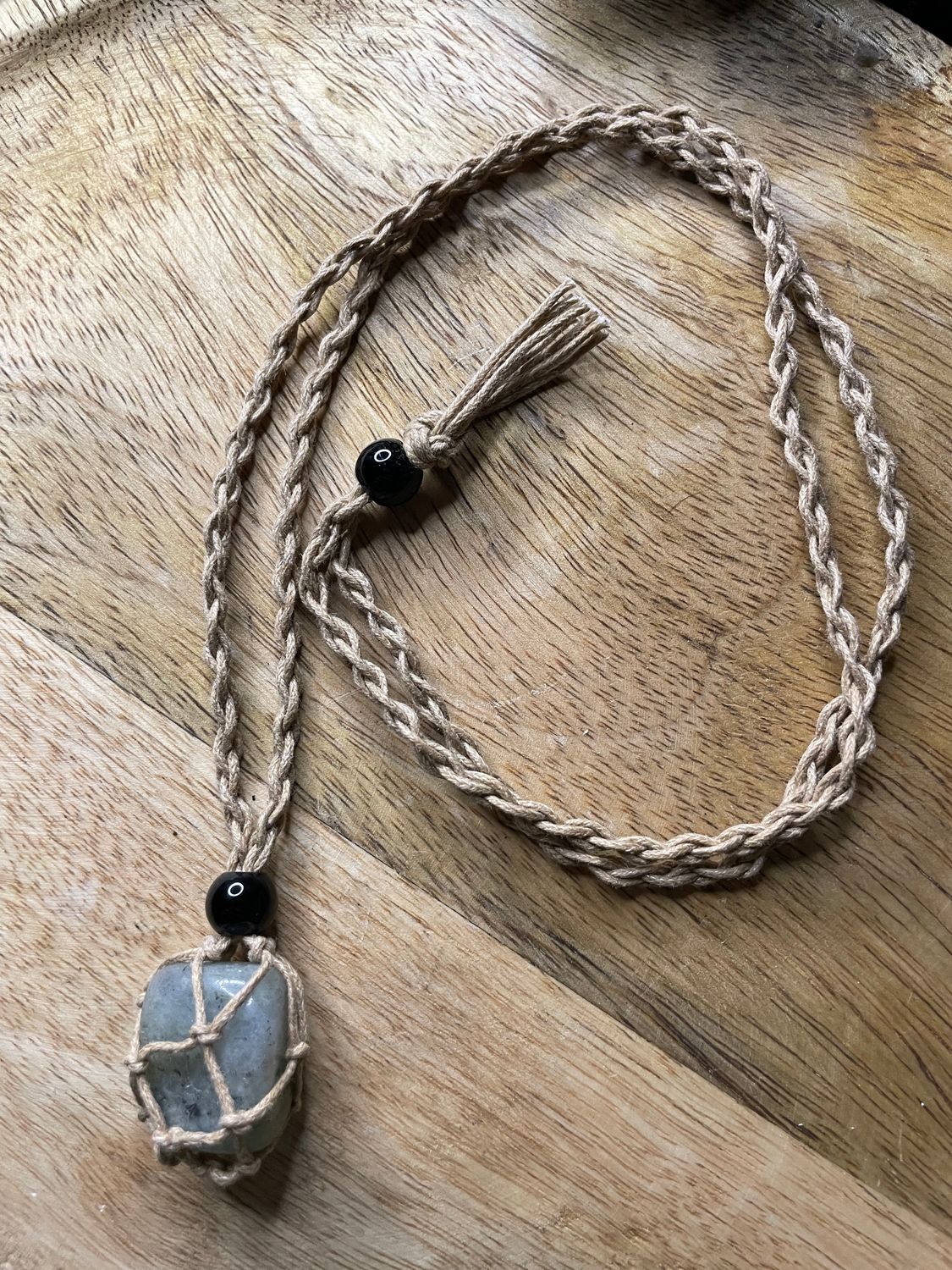 COLLIER AVEC FILET MARRON CLAIR