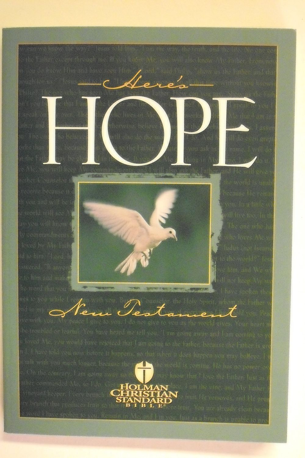 Here&#39;s Hope New Testament: Holman Christian Standard Bible...