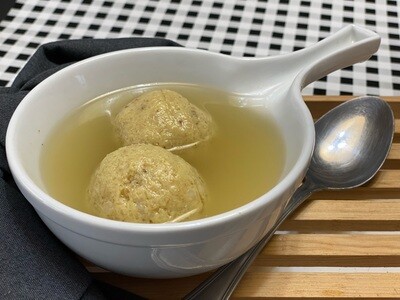 SOPA MATZO BALL