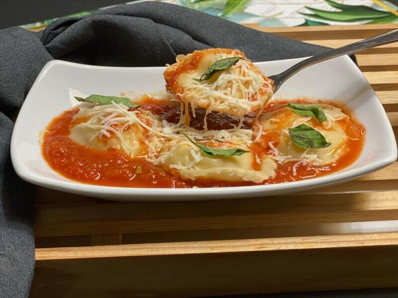 RAVIOLES EN SALSA ARRABIATA