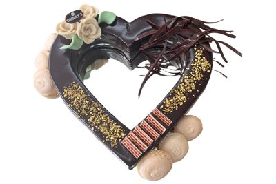 PASTEL ESPECIAL FORMA CORAZON SABOR TRES CASPAS