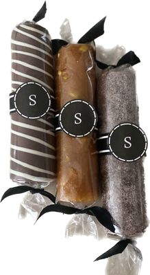 TRIO DE ROLLOS DATIL, CHABACANO Y MAZAPAN CON CHOCOLATE PESAJ