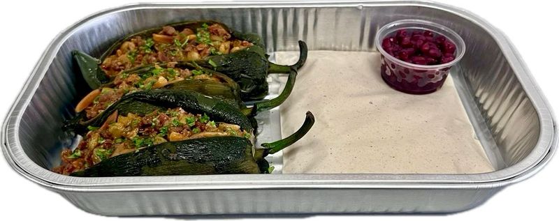 CHILES EN NOGADA