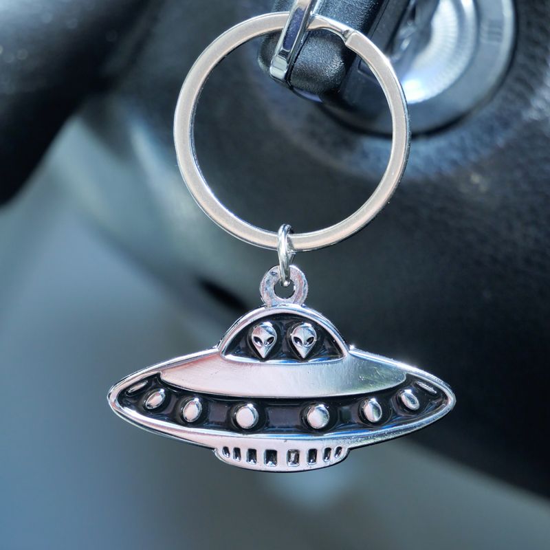 UFO Flying Saucer Keychain/Key Ring (single item)