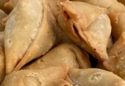 Samosa - Potato and Green Peas (6 nos) Samosa - Potato and Green Peas (6 nos)