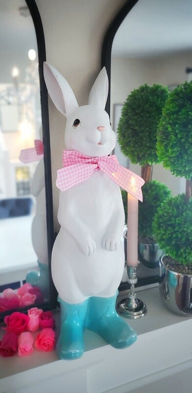 Garden Wishes Bunny in Boots Statue