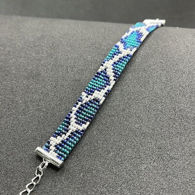 Zapestnica s kačjim vzorcem - belo modra