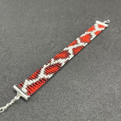 Zapestnica s kačjim vzorcem - belo rdeča
