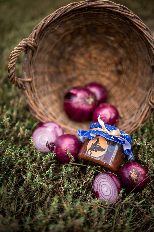 Pikáns Lilahagyma Chutney