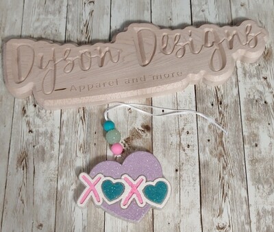 XOXO heart in champagne toast scent