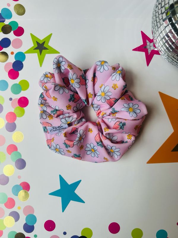 Swim Scrunchie Strawberry Daisy