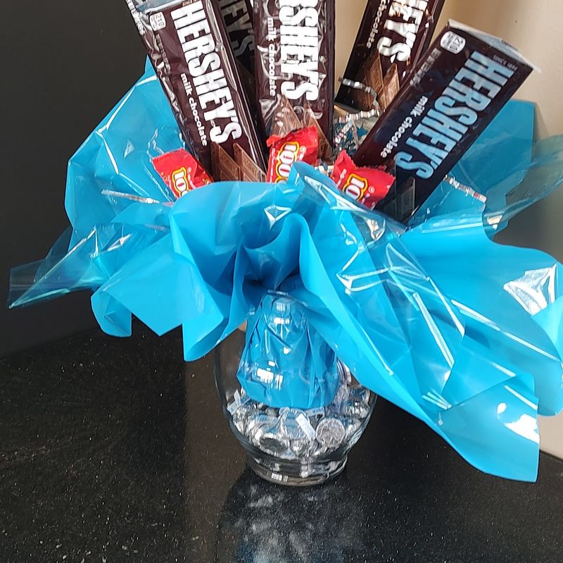 Grand candy bouquet vase