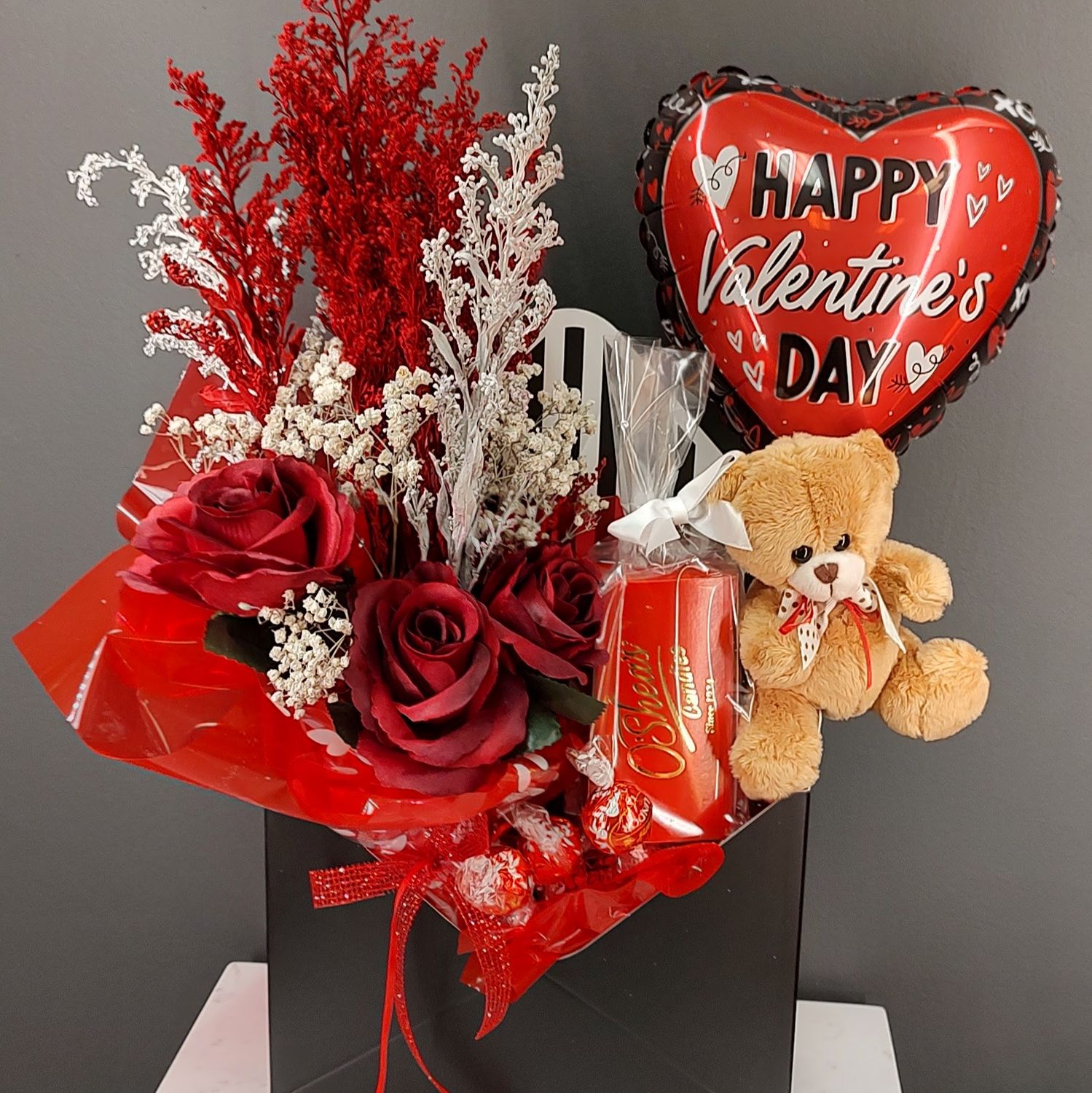 Envelope gift box with flowers Red