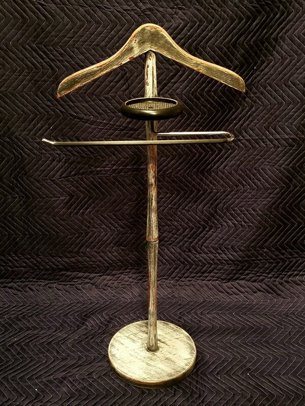 Dressertop suit and tie rack