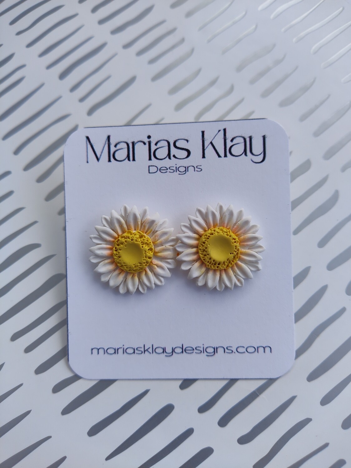 White Flower Stud