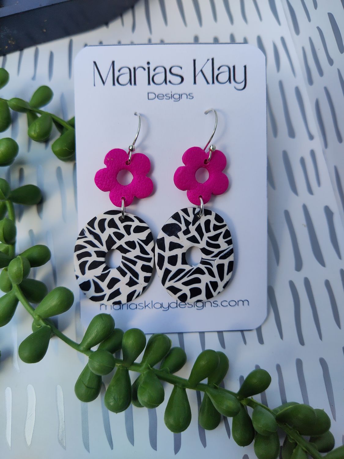Black and White Dangle