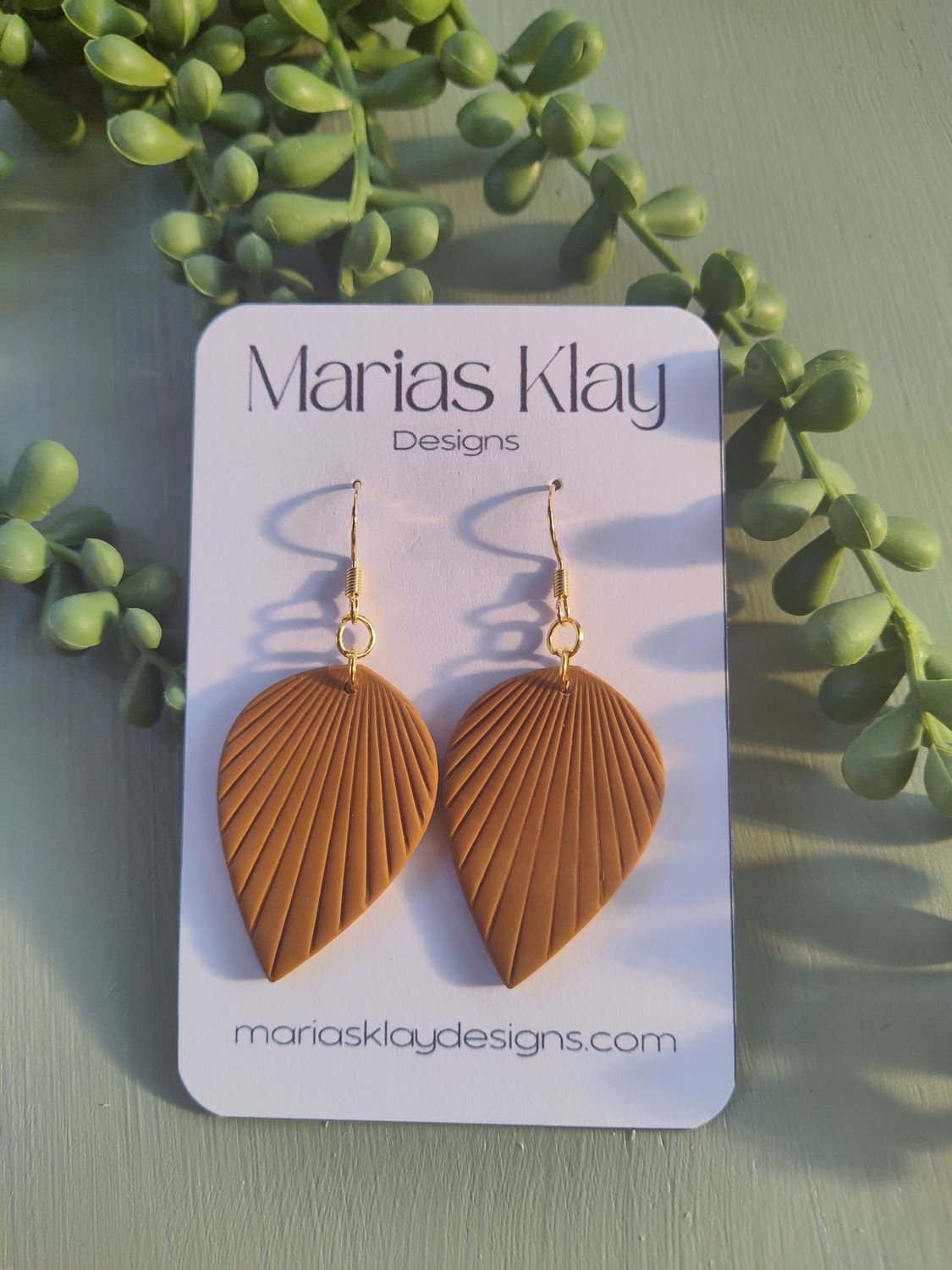 Brown Dangle With Gold
