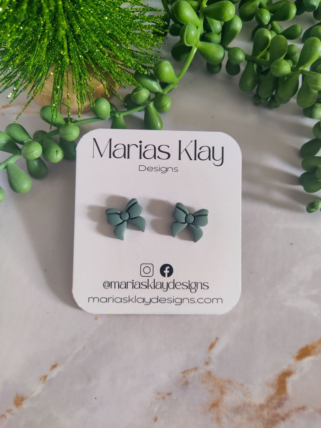 Bow Stud