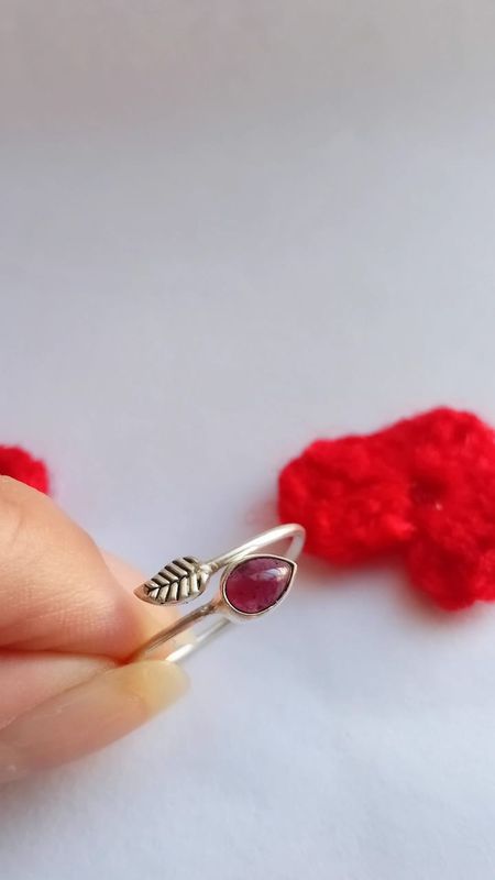 Anillo hojita y Granate