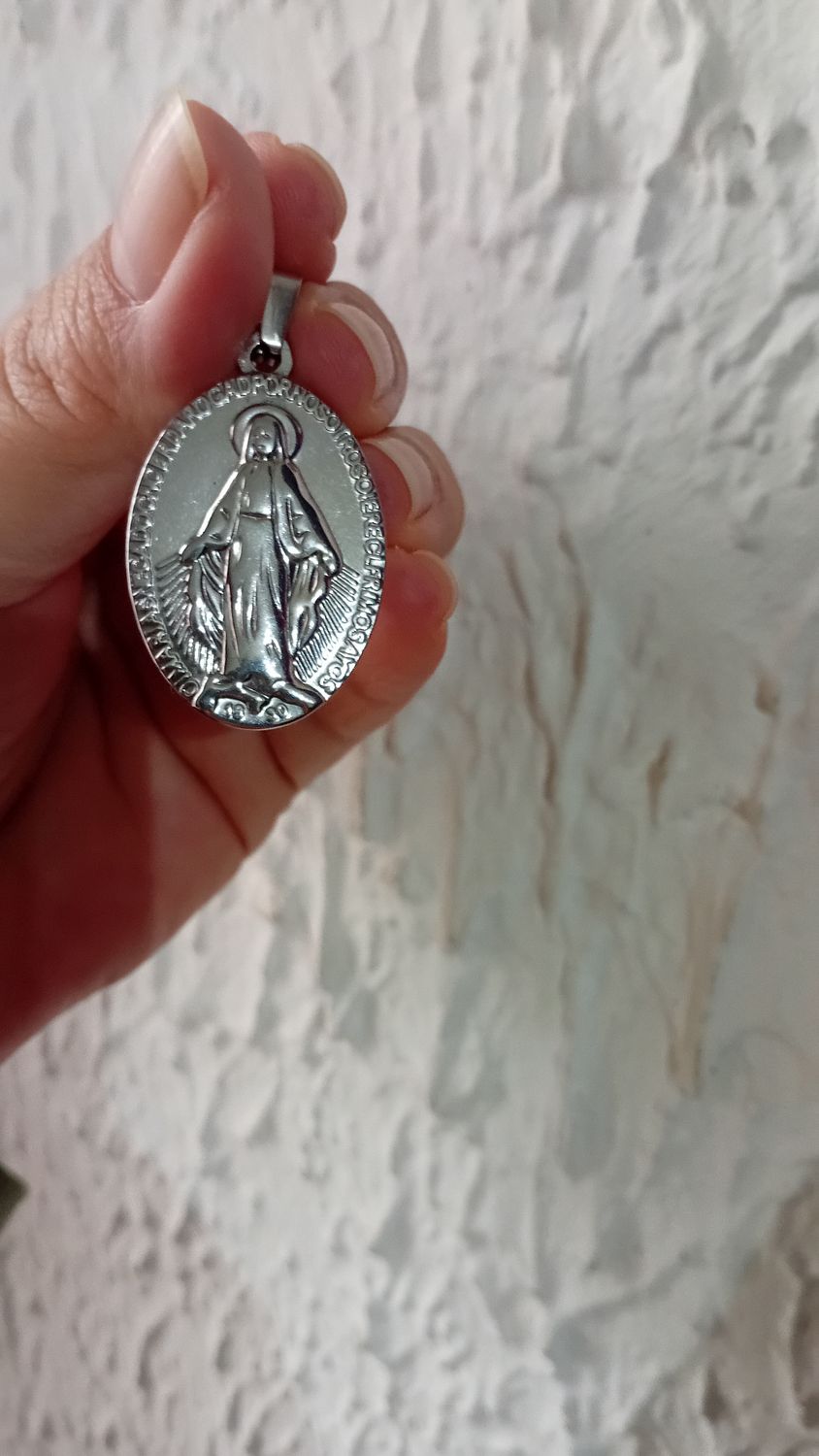 Dije Virgen Milagrosa