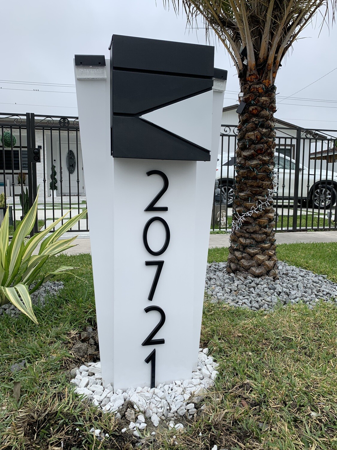 Fan Apex Custom Mailboxes