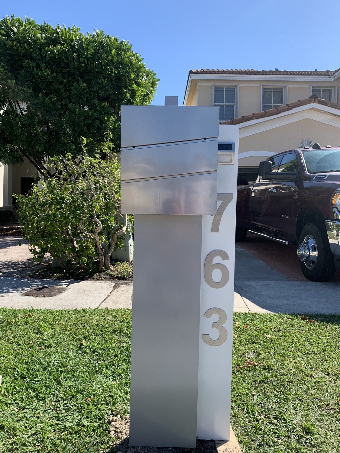 Apex Petit Custom Mailboxes
