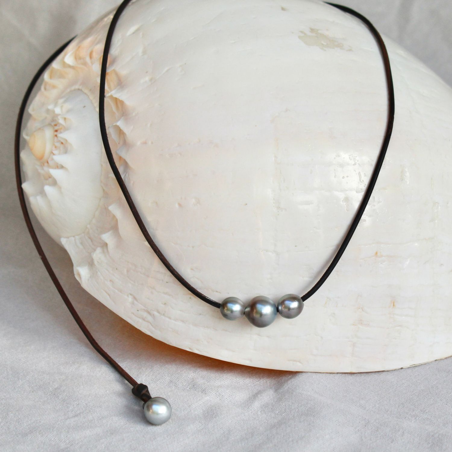 Collier Trinity light