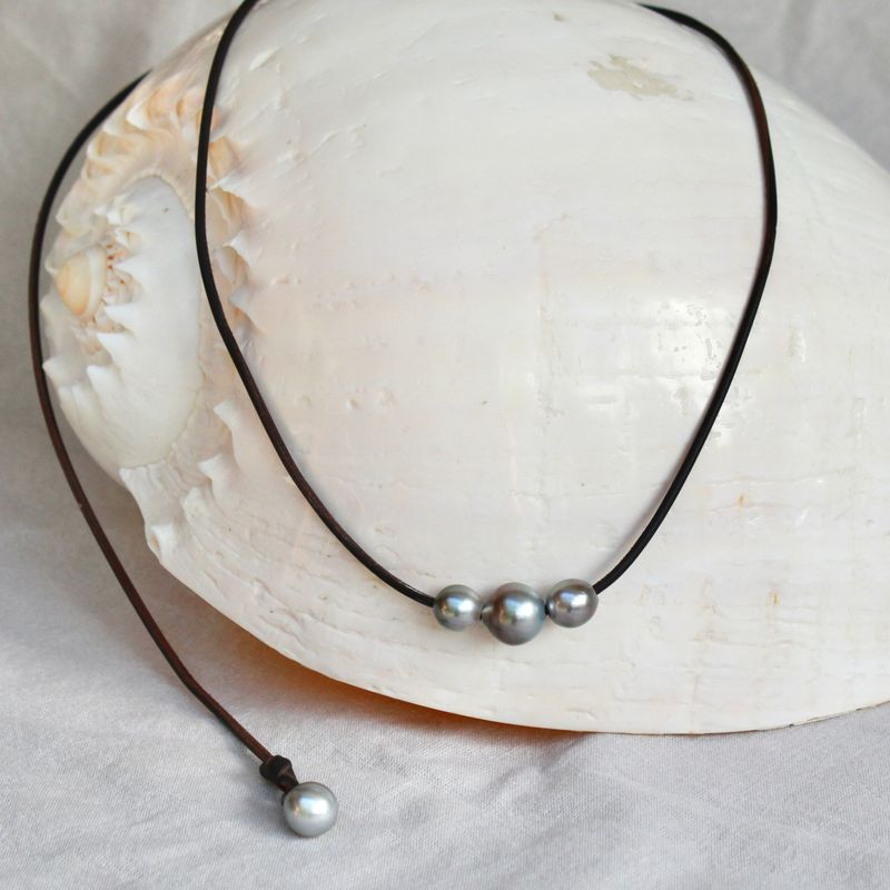 Collier Trinity light