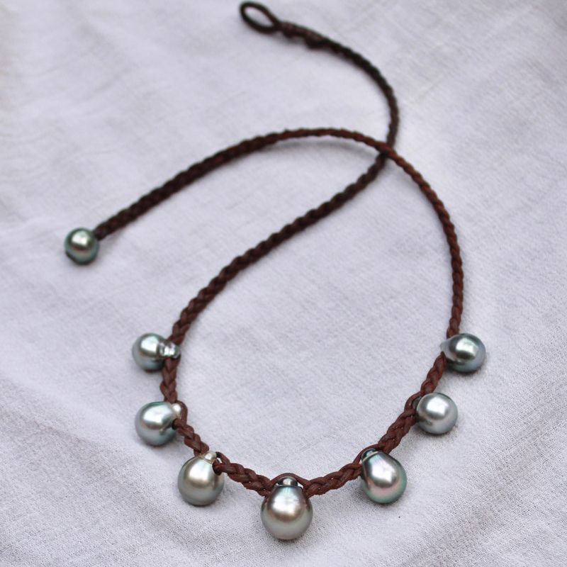 Collier Tārava