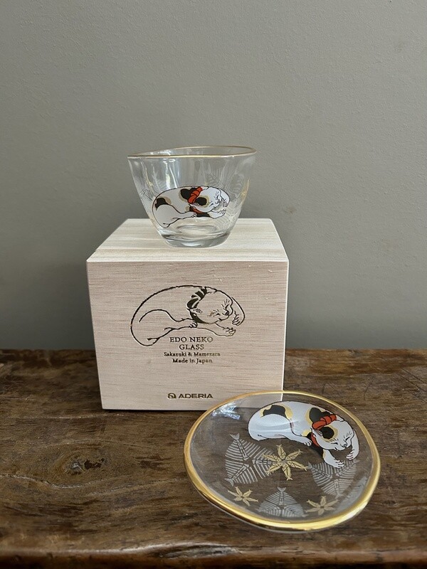Sake Cup &amp; Small Dish Set, Mikeko Cat