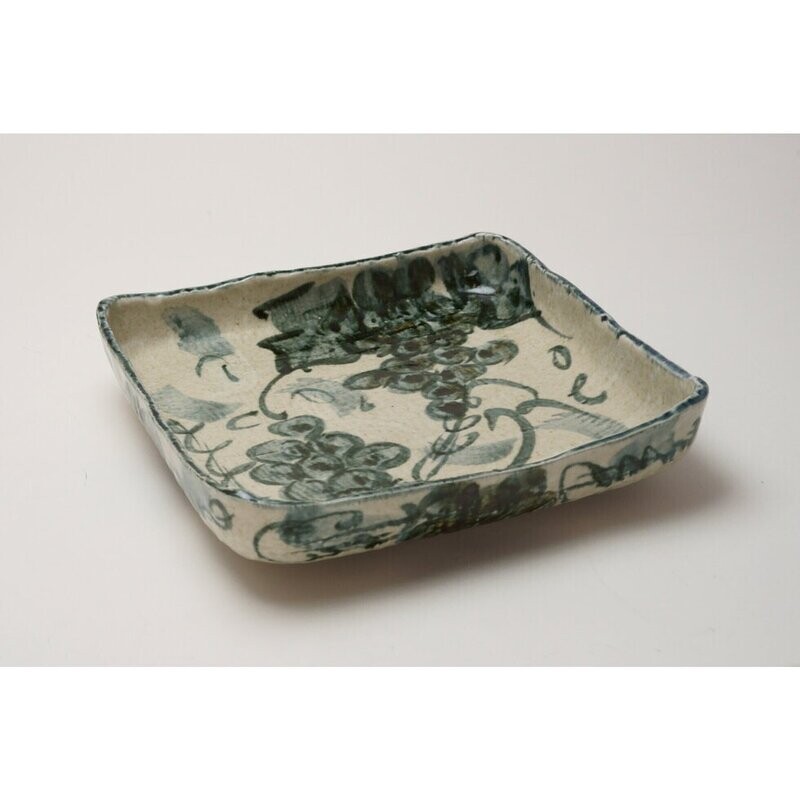 Kozome Grape Vine 25.5 cm Serving Dish(古染葡萄角皿）