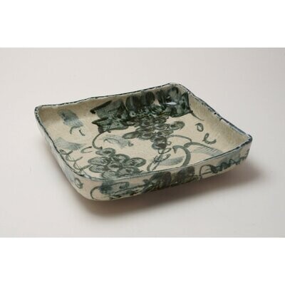 Kozome Grape Vine 25.5 cm Serving Dish(古染葡萄角皿）