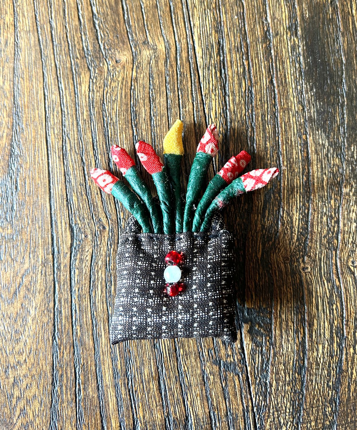 Chirimen Fabric Brooch - Flower Basket/Tulip